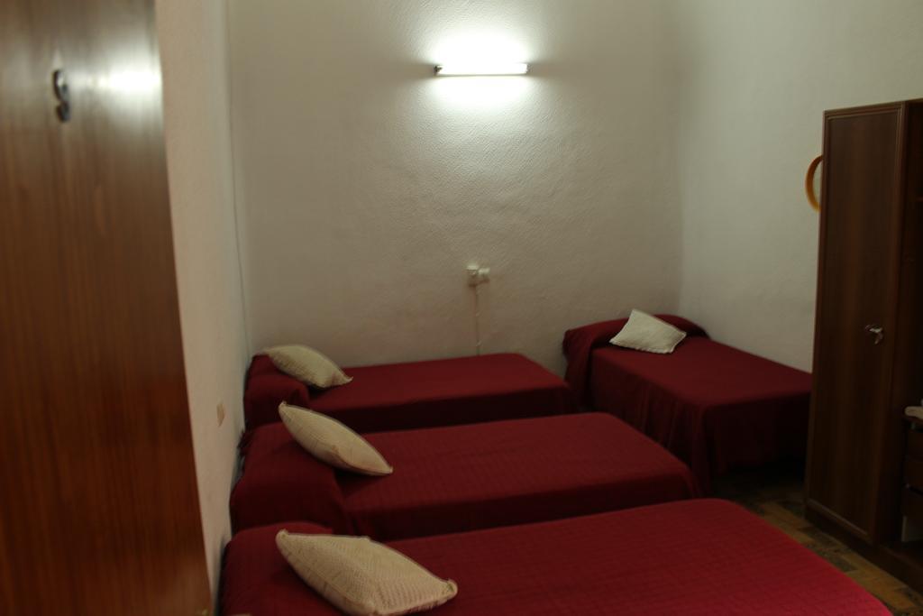 Hostal Xucar Madrid Zimmer foto