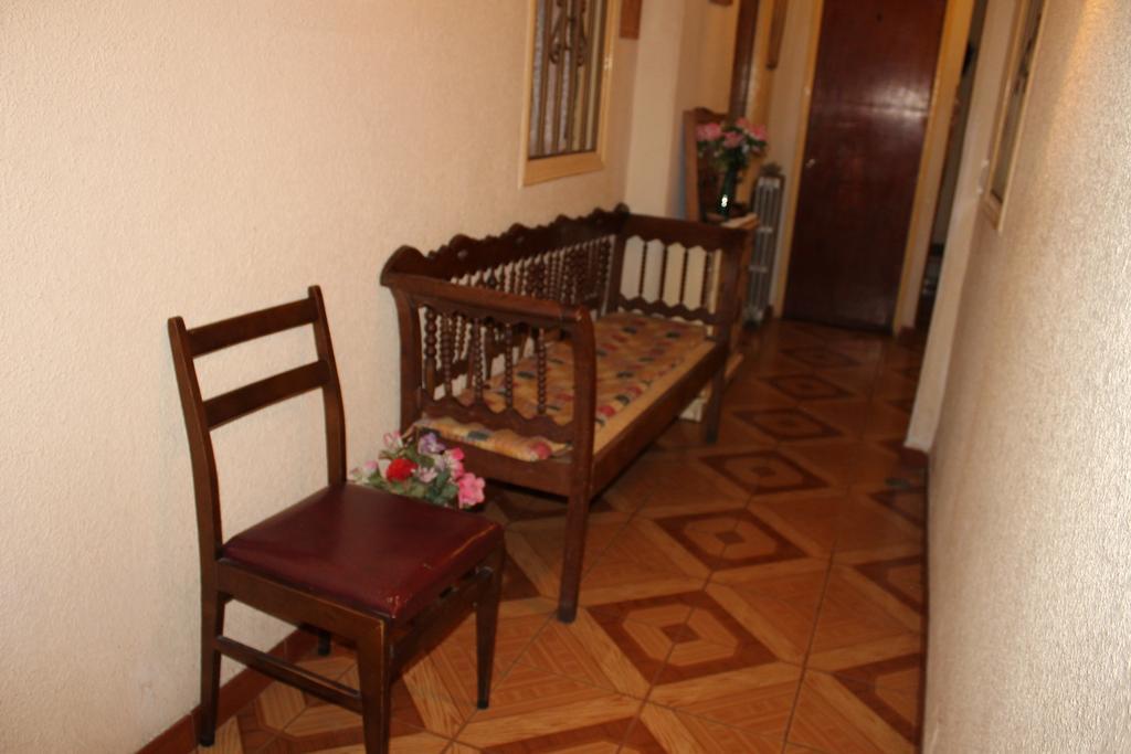Hostal Xucar Madrid Exterior foto